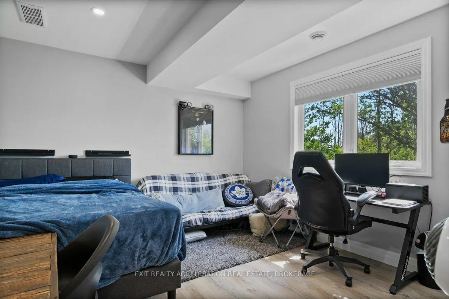 Additional image 13 of 79 Hartwood Crescent