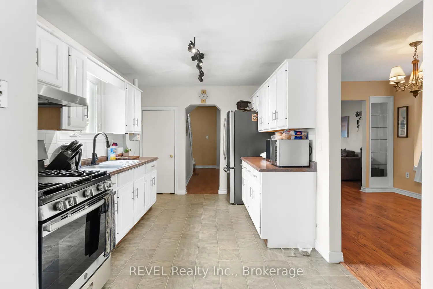 Additional image 9 of 32 Bay Avenue