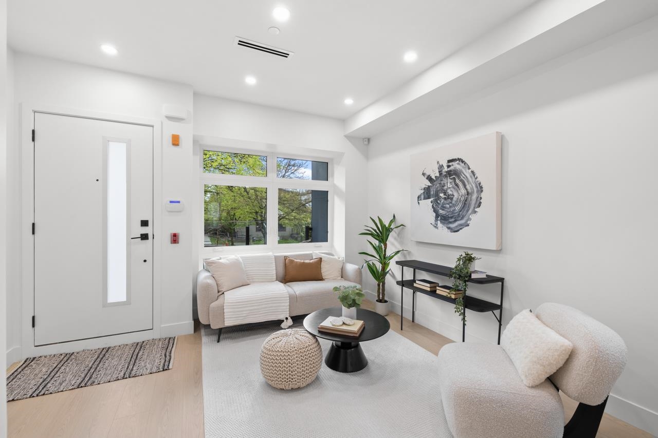Additional image 4 of 201-2135 Pender Street E, Vancouver, BC, V5L 1X3
