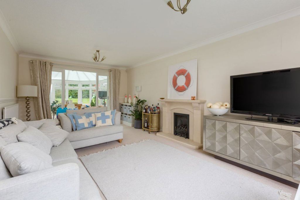 Additional image 4 of 4 bed detached house to rentCharterhouse Drive, Sevenoaks TN13