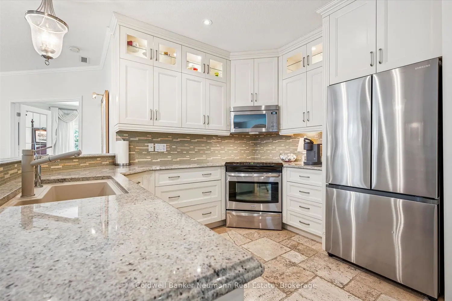 255 Summerfield Drive 20 photo 3