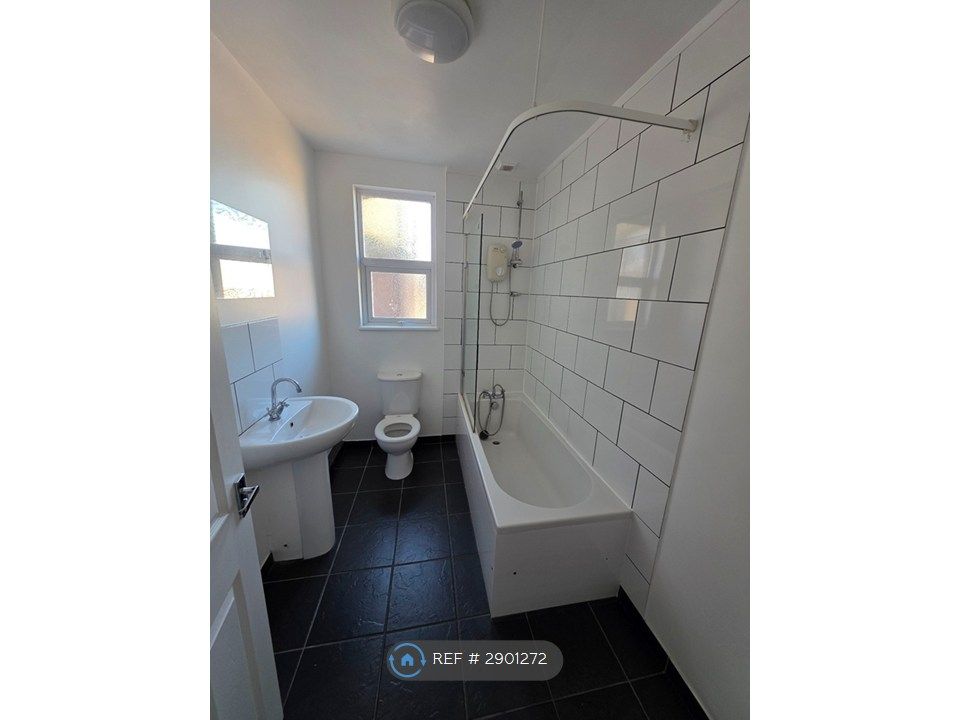 Additional image 5 of 3 bed semi-detached house to rentBeaconsfield Road, Deeside CH5