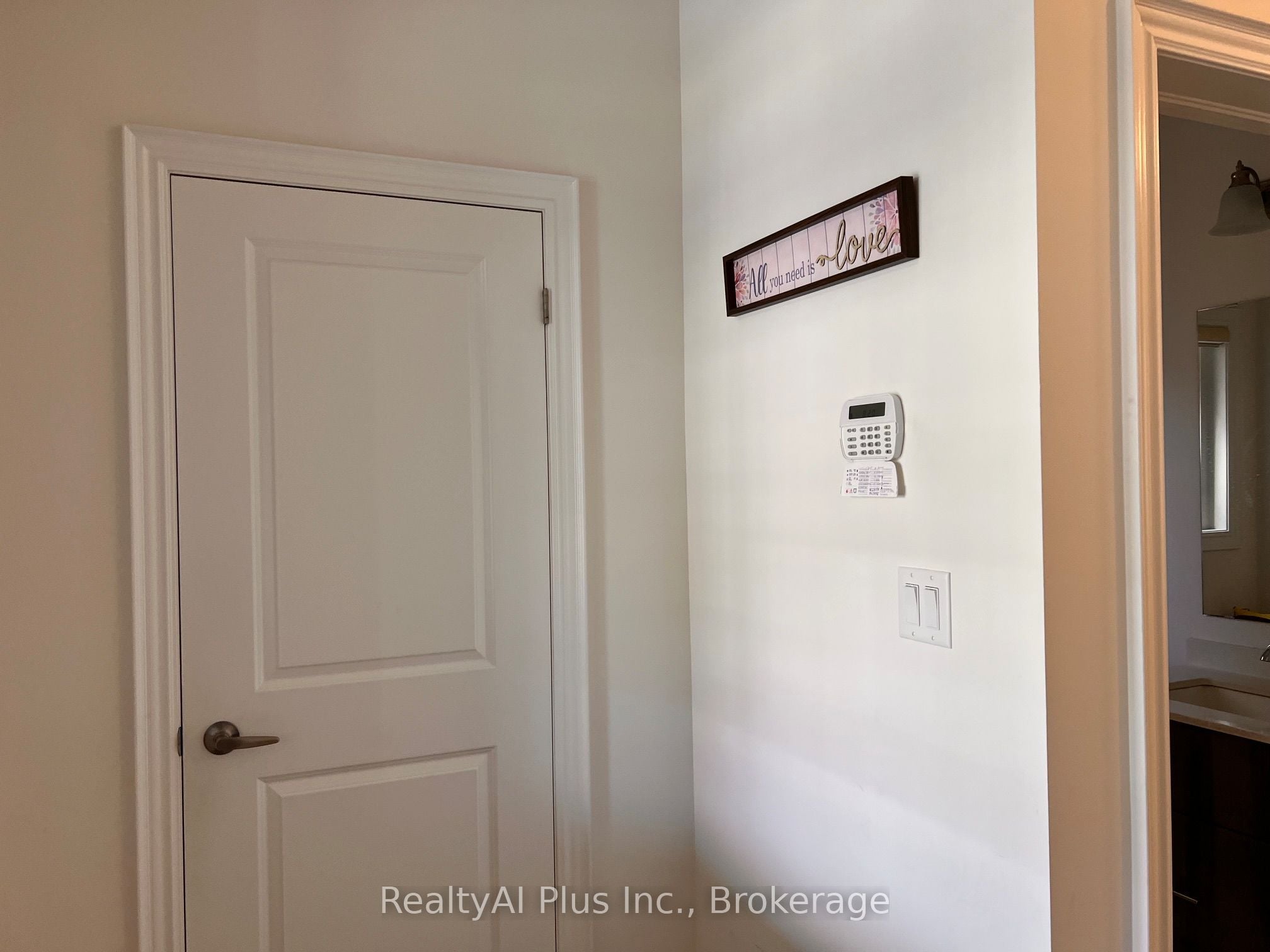 Additional image 6 of Main Floor&S-33 Hydrangea Hollow, East Gwillimbury, ON, L9N 0T3