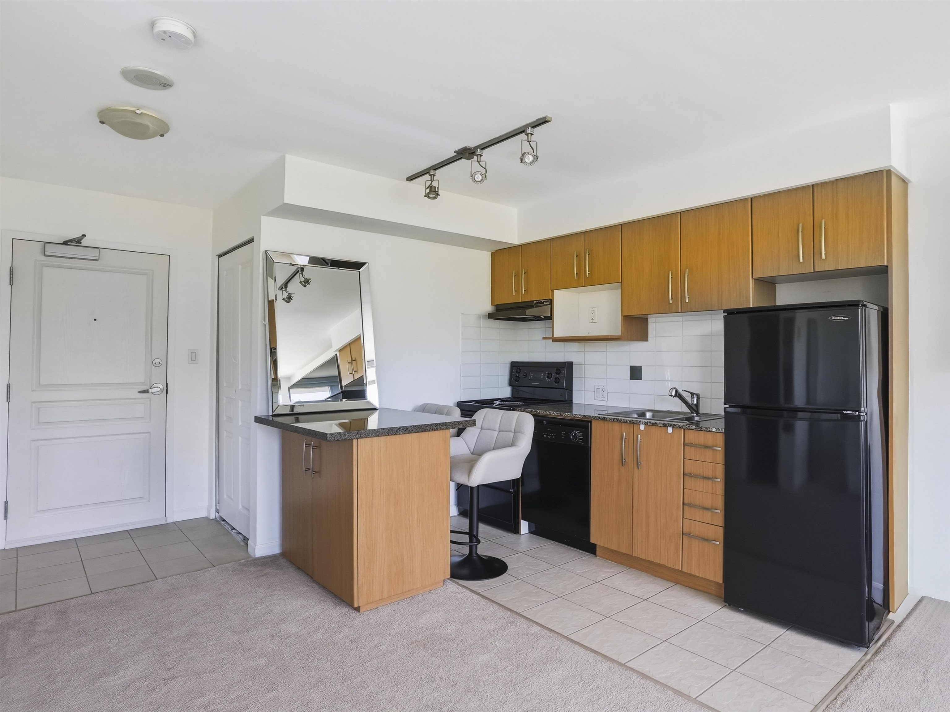 Additional image 6 of 402-9298 University Crescent, Burnaby, BC, V5A 4X8