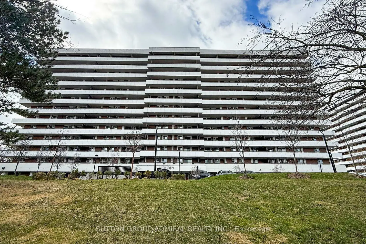 80 Inverlochy Boulevard 1011