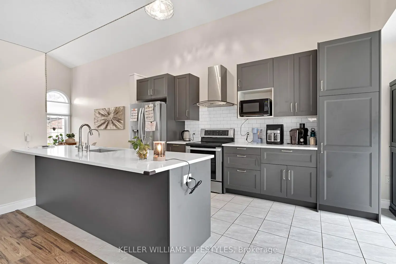 Additional image 3 of 3270 Singleton Avenue 18