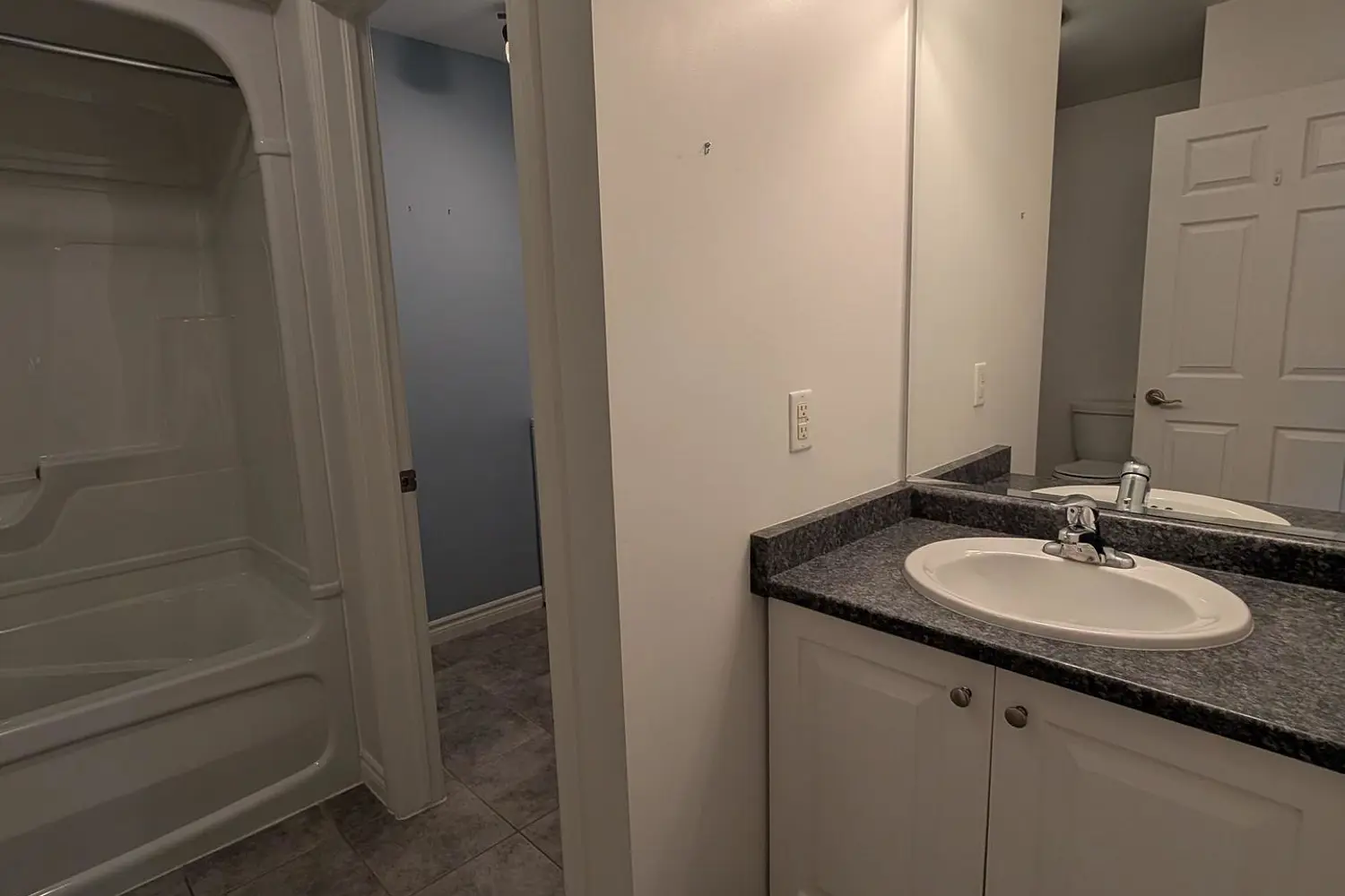 Additional image 8 of 987 Whetherfield Street 39