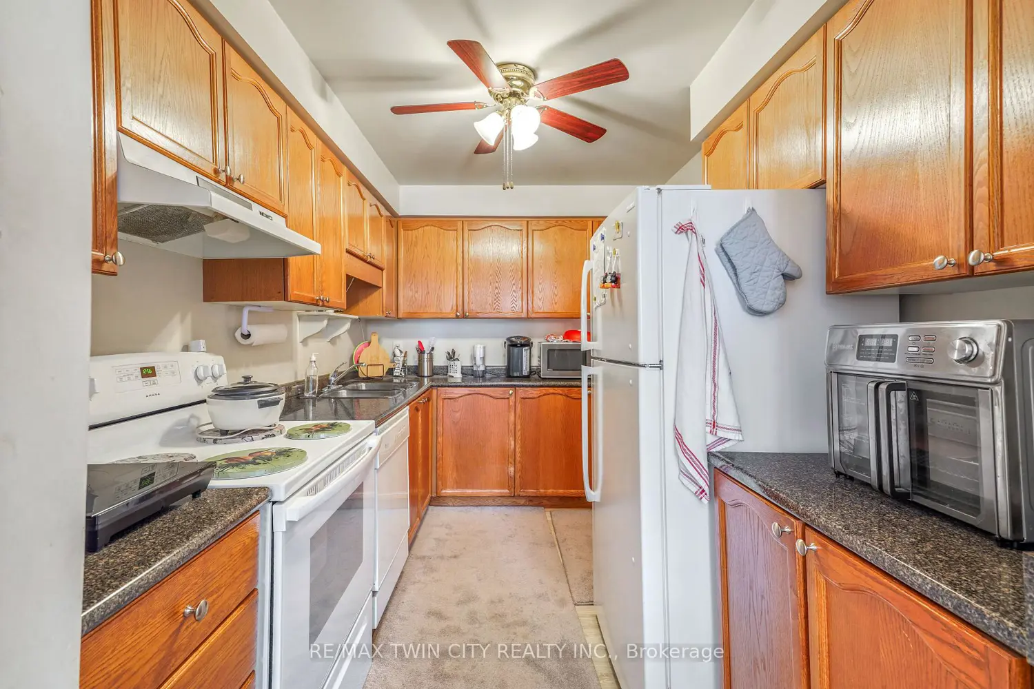 Additional image 7 of 9 Bonheur Court 207