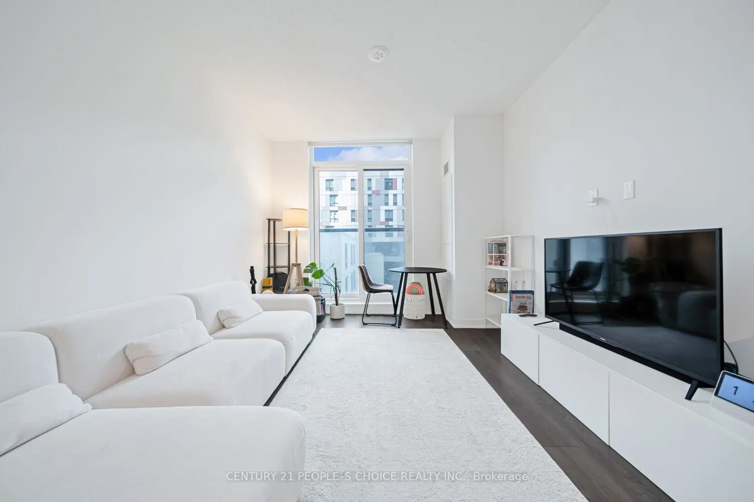 35 Tubman Avenue 323