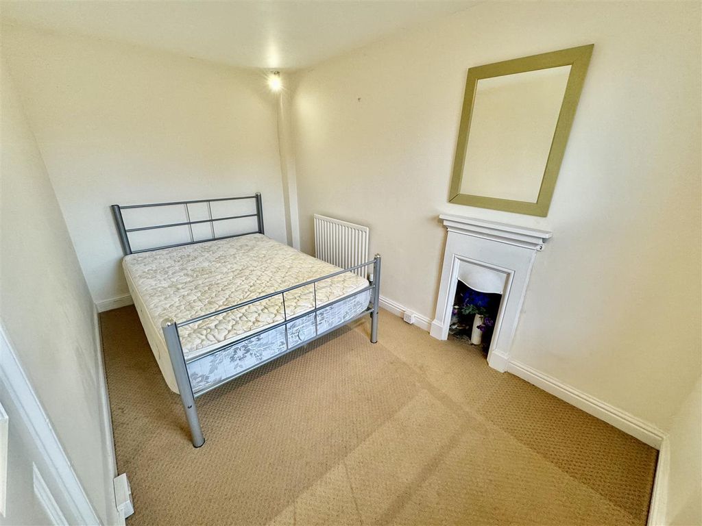 Additional image 5 of 3 bed semi-detached house to rentNorth Street, Pwllheli LL53