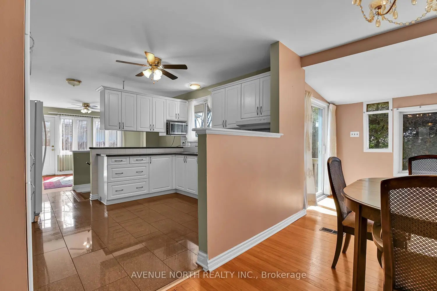 980 Wiseman Crescent photo 4