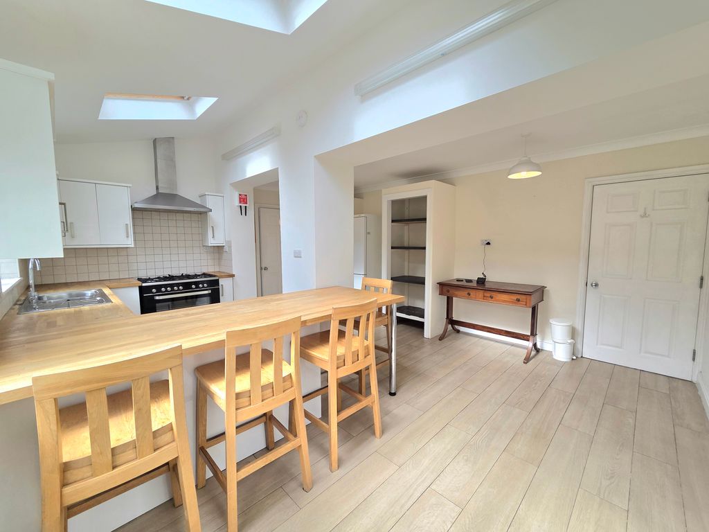Additional image 3 of 4 bed property to rentMeadowbank Road, Falmouth TR11