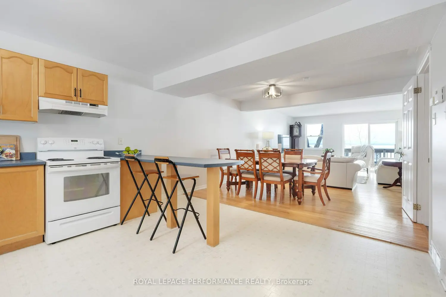 326 Bayview Drive photo 3