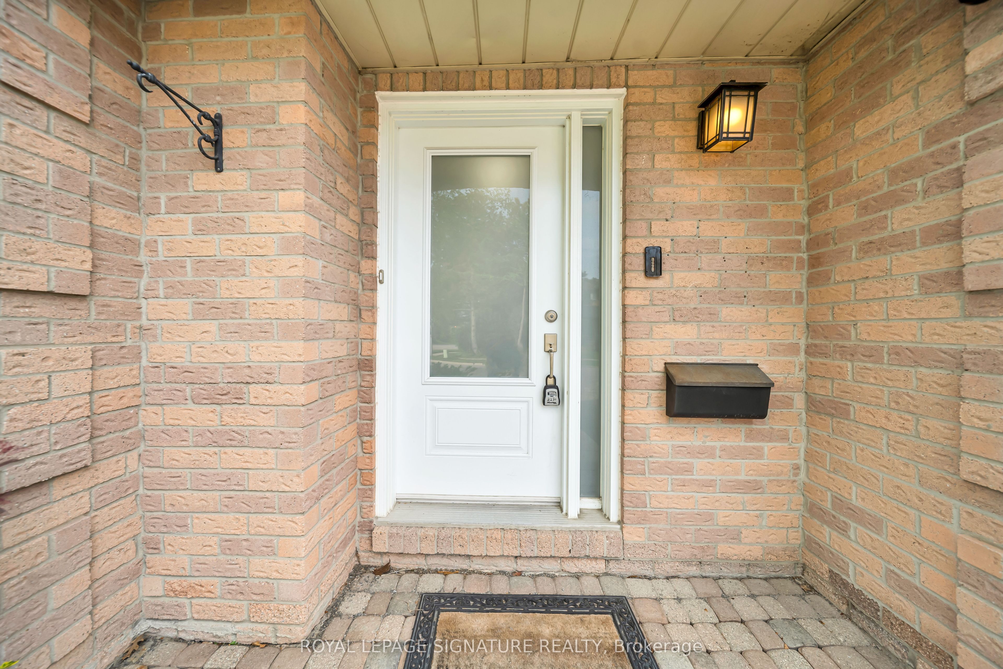Additional image 4 of 2479 Grindstone Court, Mississauga, ON, L5L 3K8