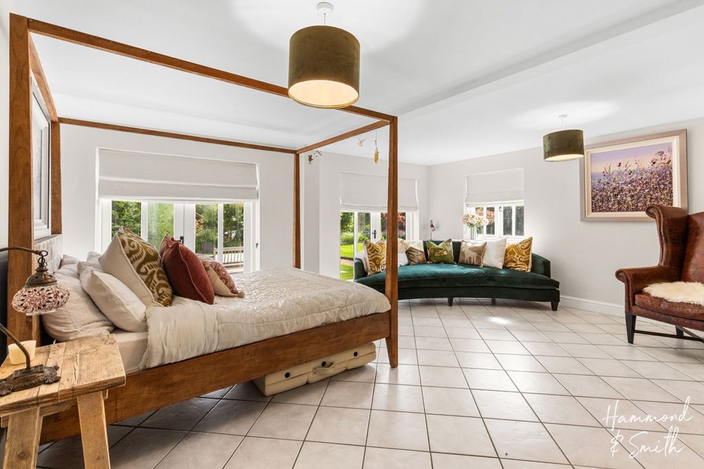 Additional image 13 of 6 bed barn conversion to rentWoodside, Epping CM16