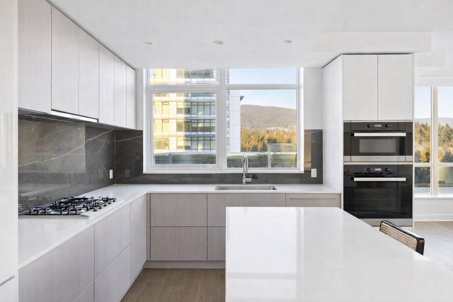 Additional image 3 of 1401-1675 Lions Gate Lane, North Vancouver, BC, V7P 0E3