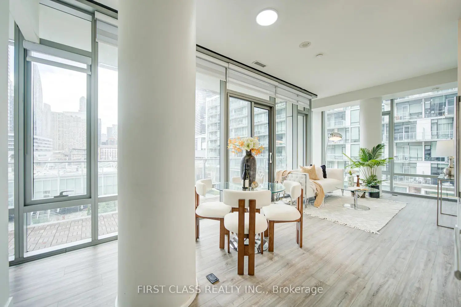 Additional image 5 of 39 Queens Quay 402