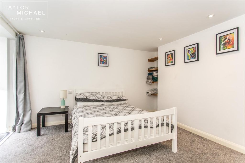 Additional image 20 of 4 bed flat to rentSt. Georges Road, Brighton BN2