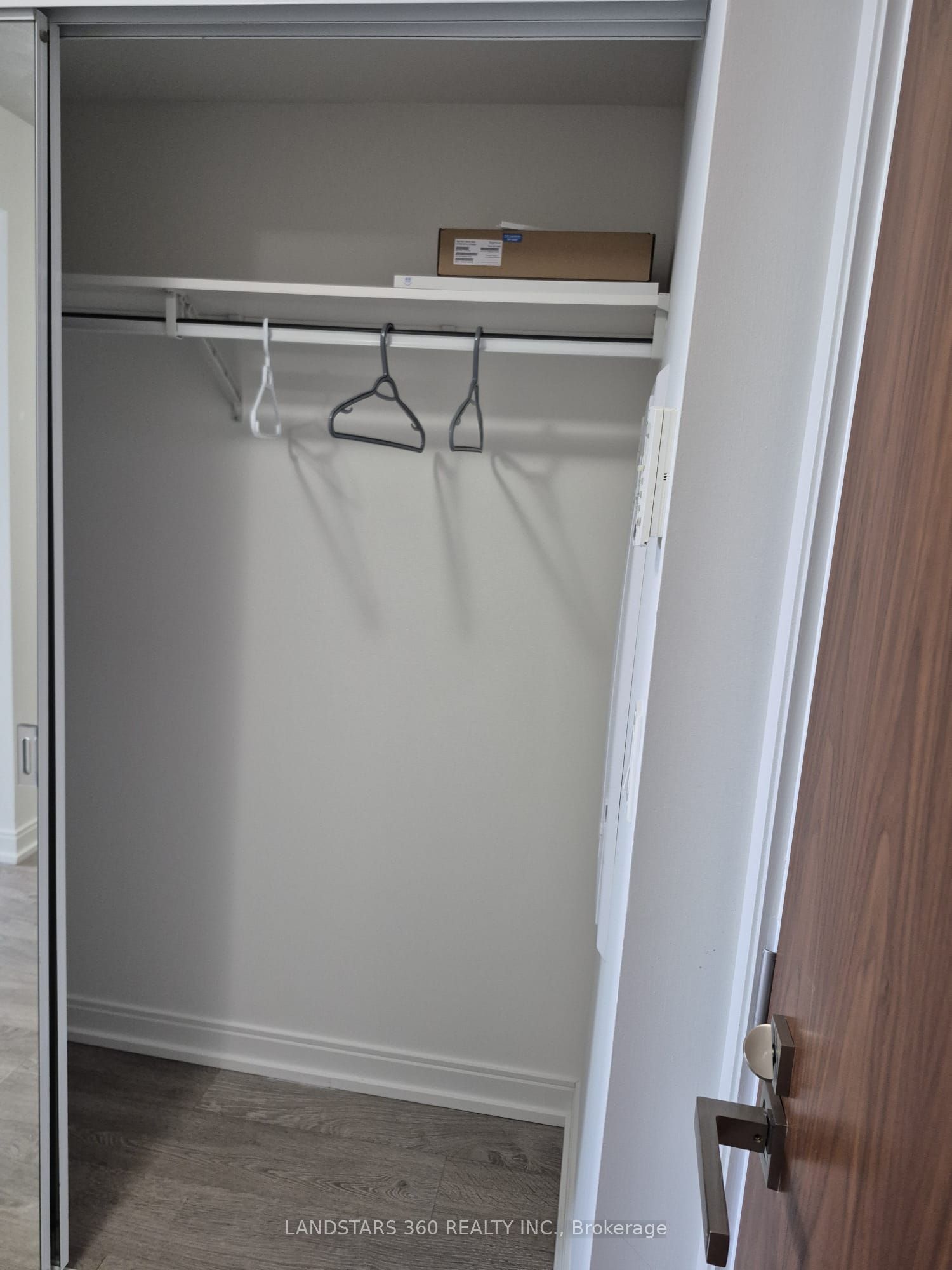 Additional image 4 of 1820-275 Village Green Square, Toronto, ON, M1S 0L8