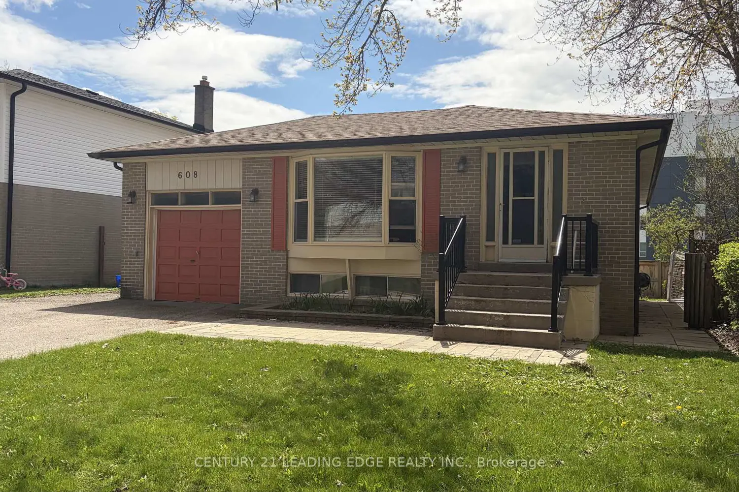 608 Rupert Avenue photo 3