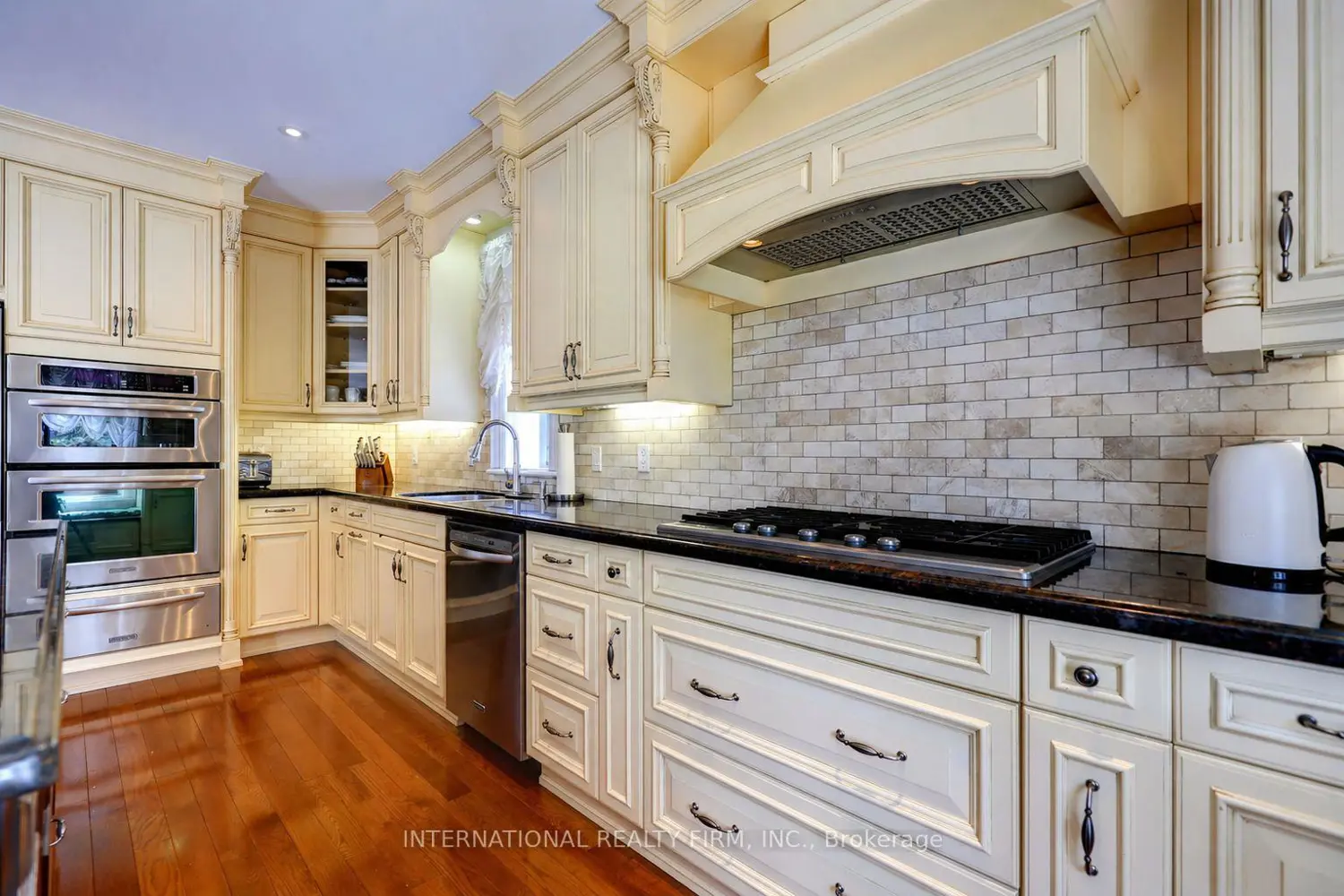 Additional image 8 of 3496 Burningoak Crescent