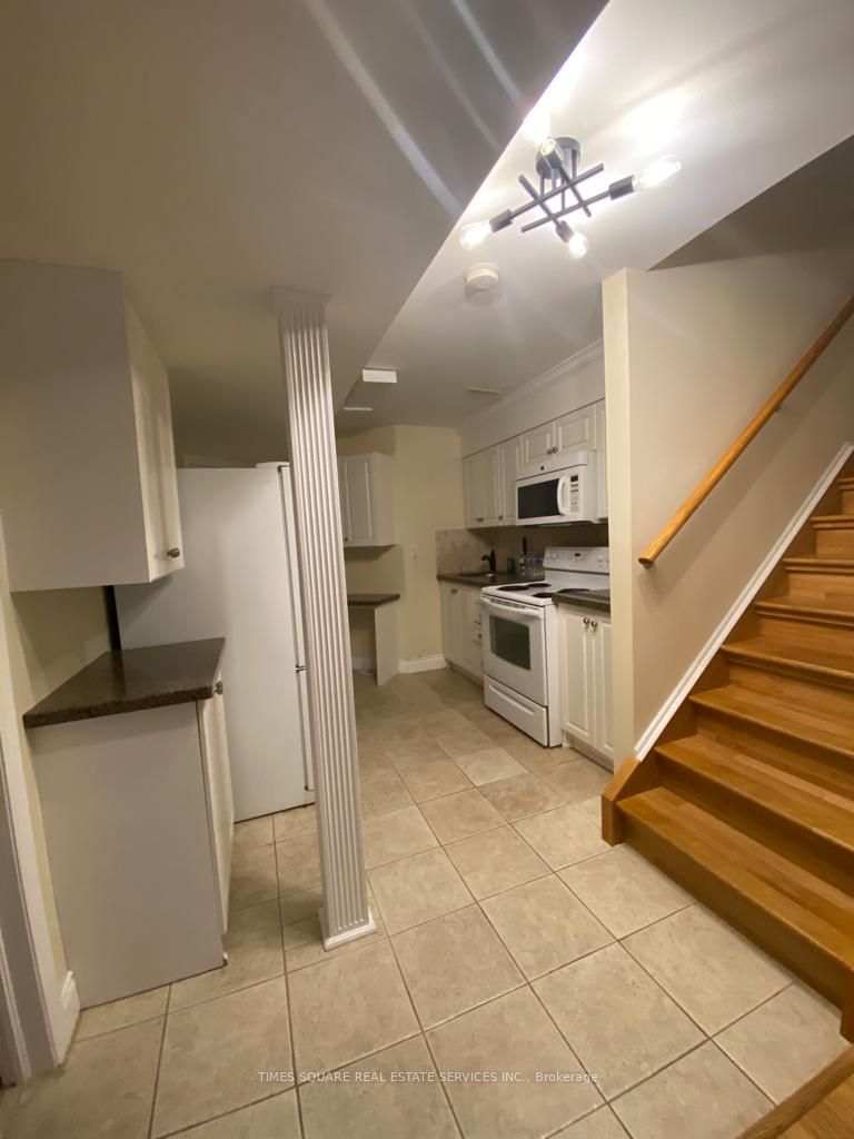 Additional image 2 of 3197 Oakview Road, Mississauga, ON, L5N 7N9