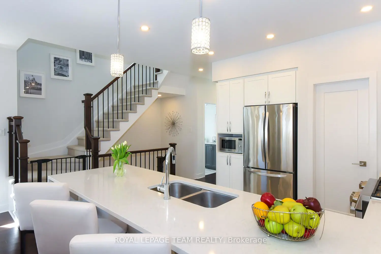 725 Capricorn Circle photo 5