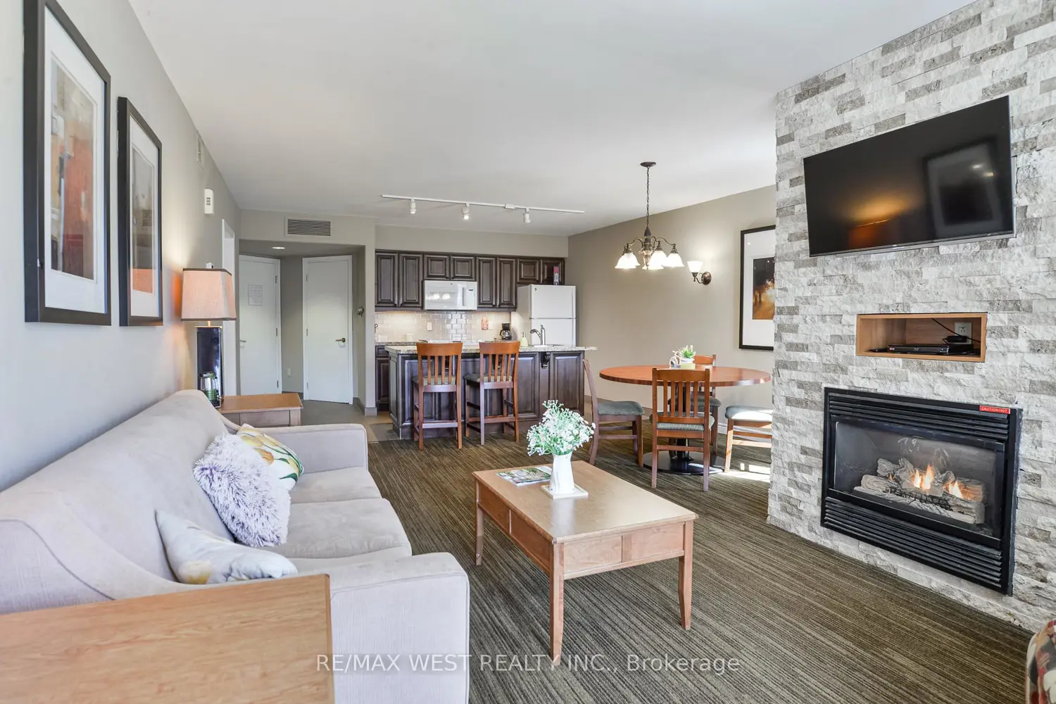 90 Highland Drive 2076-77 photo 2
