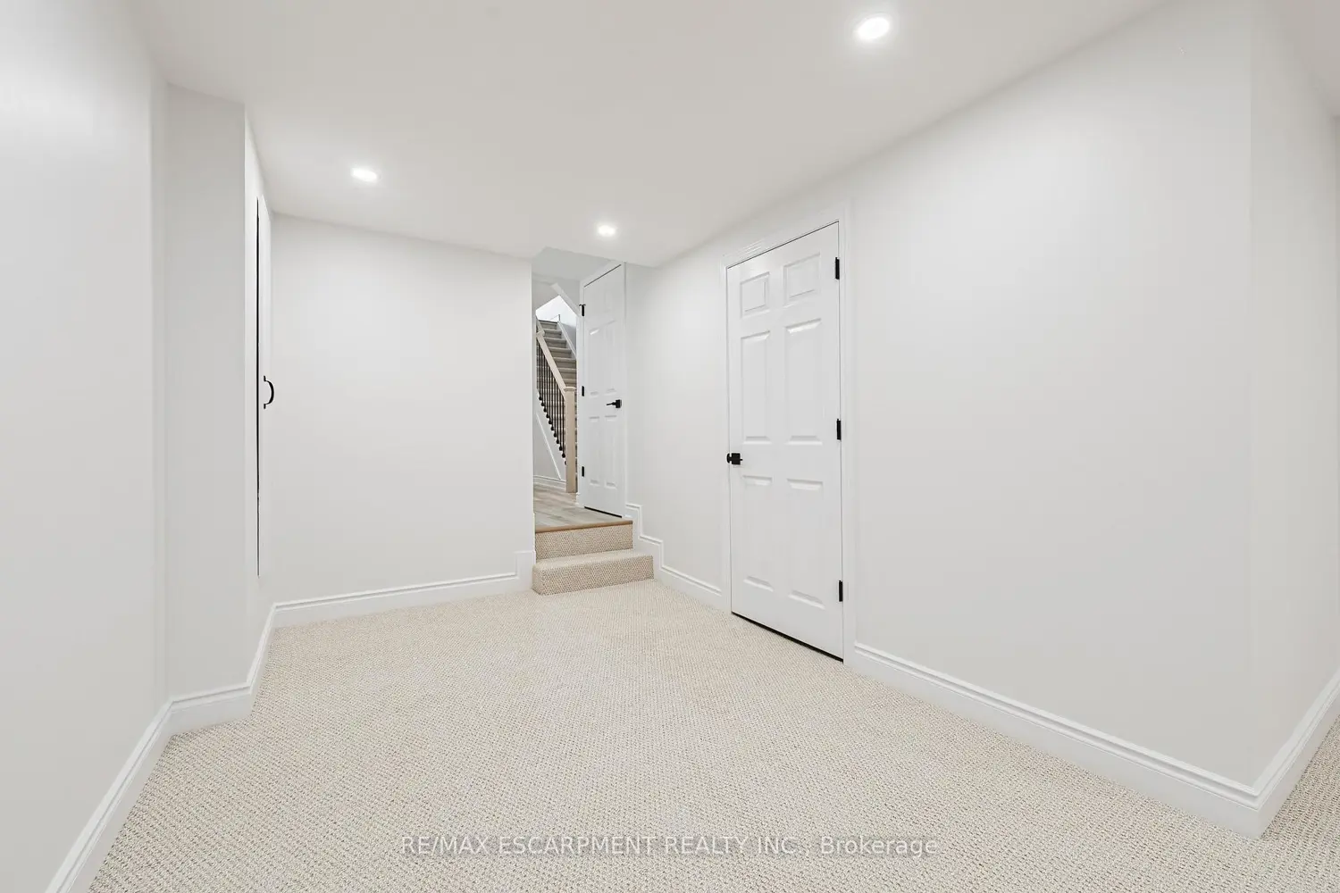 895 Maple Avenue 101 photo 3