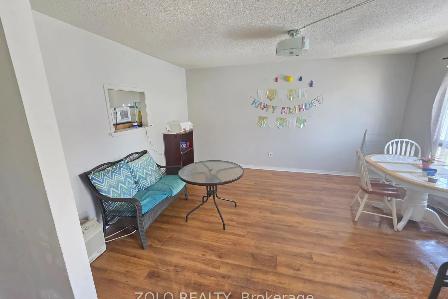 Additional image 3 of 90 Rosemund Crescent 35