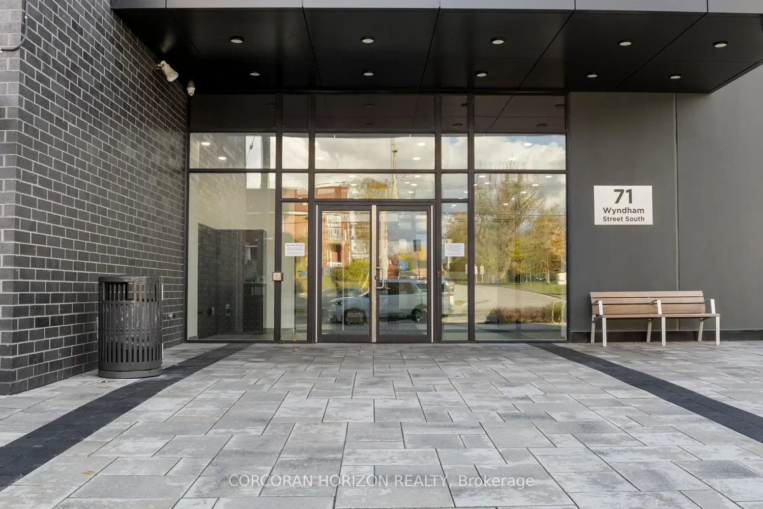 71 Wyndham Street 1105