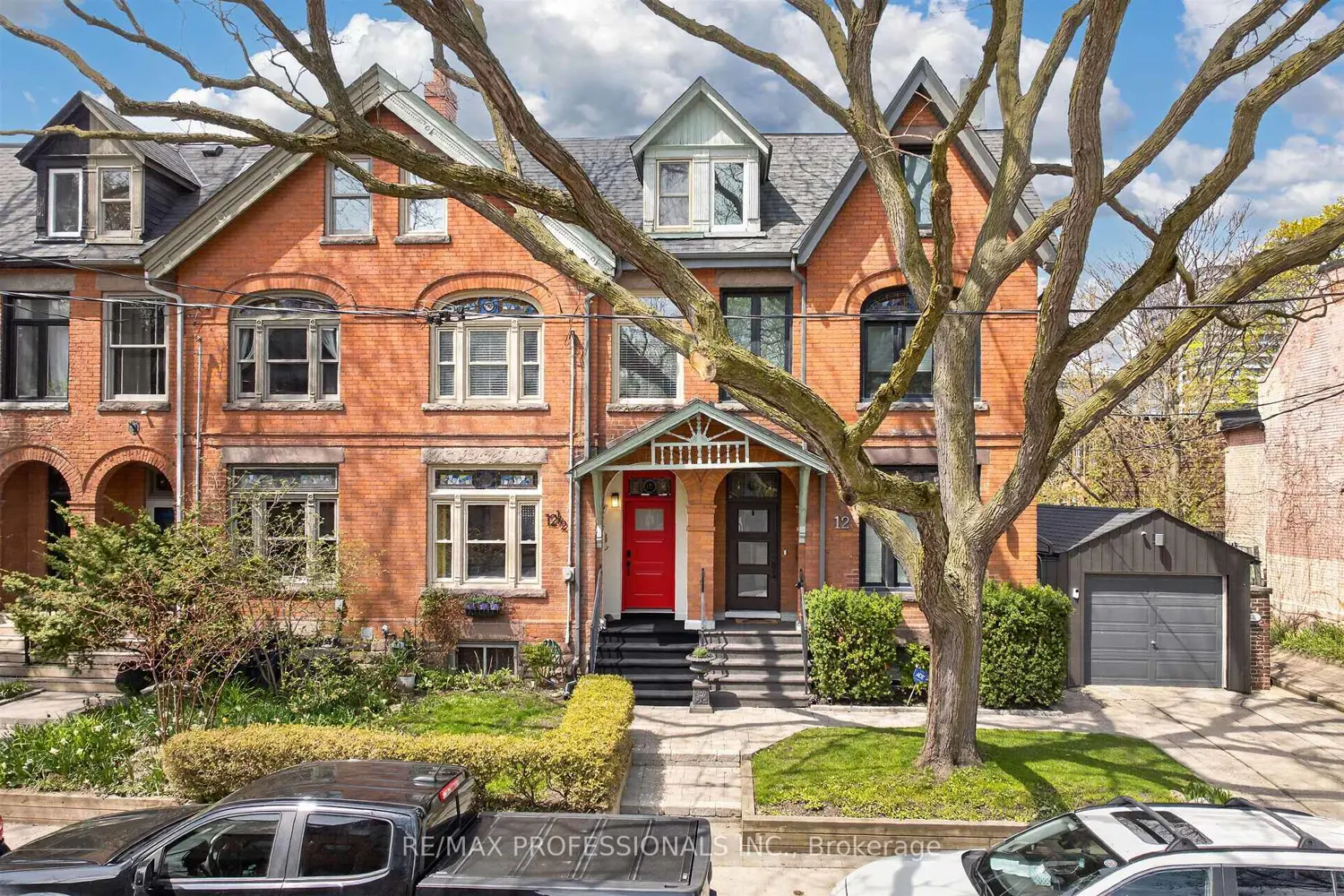 12 1/2 Melbourne Avenue