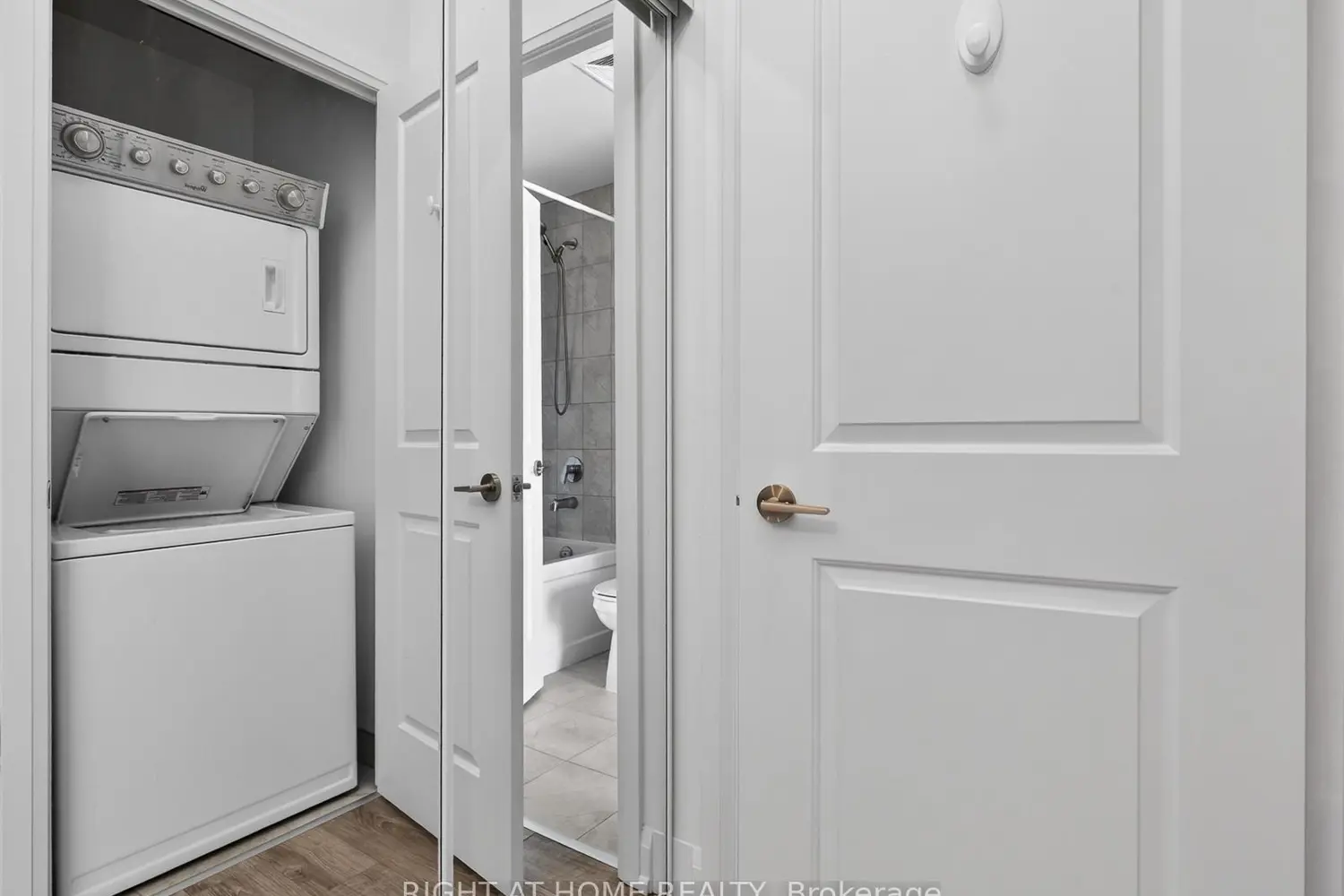 Additional image 16 of 2800 Keele Street 518