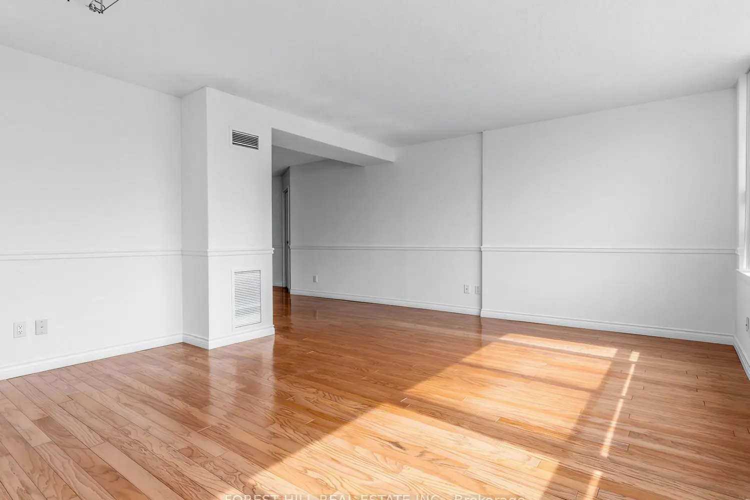Additional image 4 of 633 Bay Street 2313