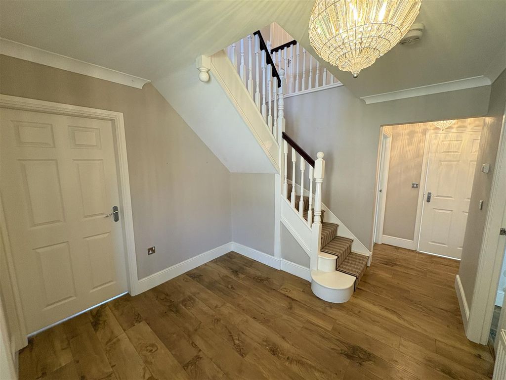 Additional image 3 of 5 bed detached house to rentGlaisdale Court, Darlington DL3