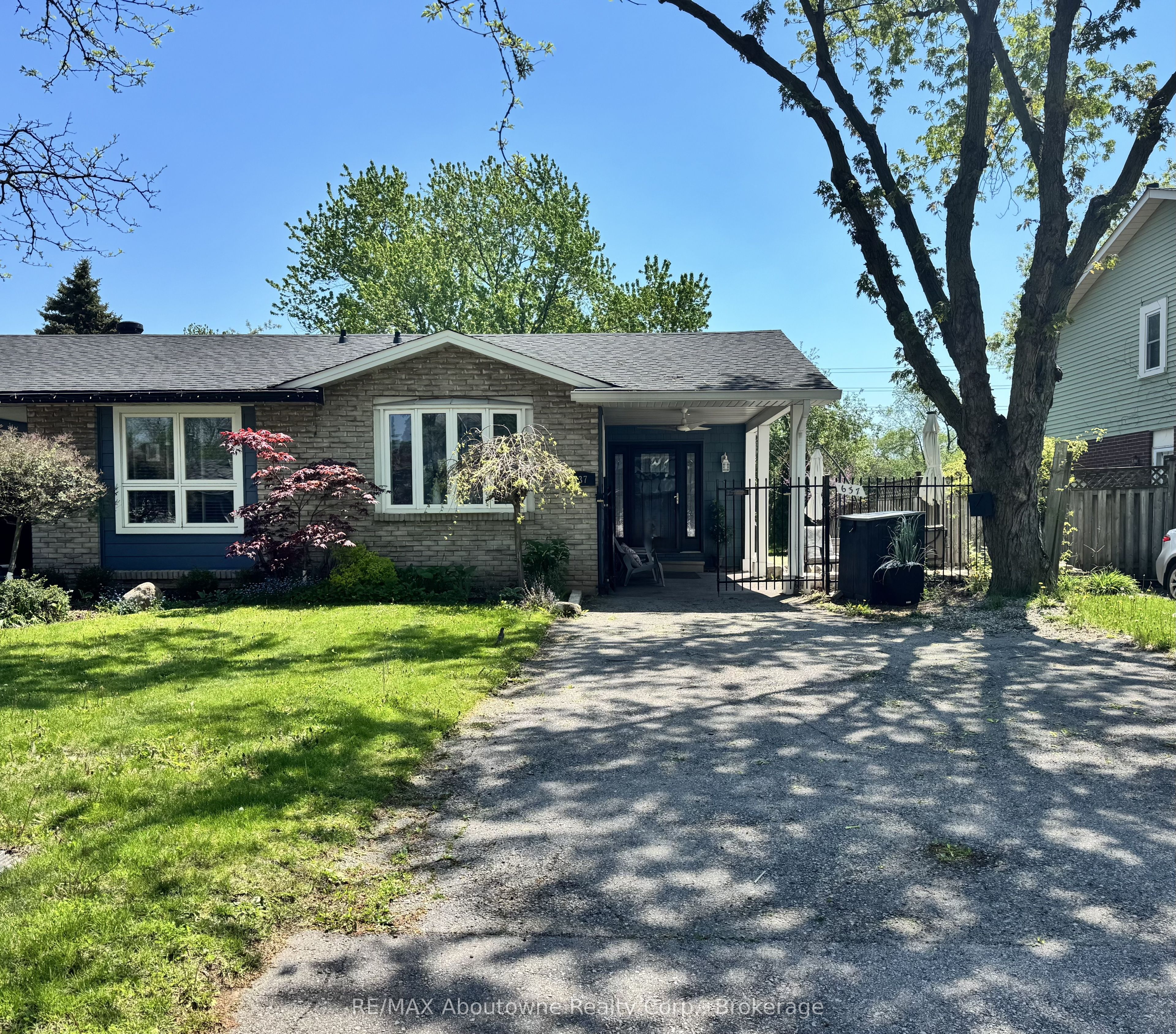 637 Lomond Crescent, Burlington, ON, L7L 2N8
