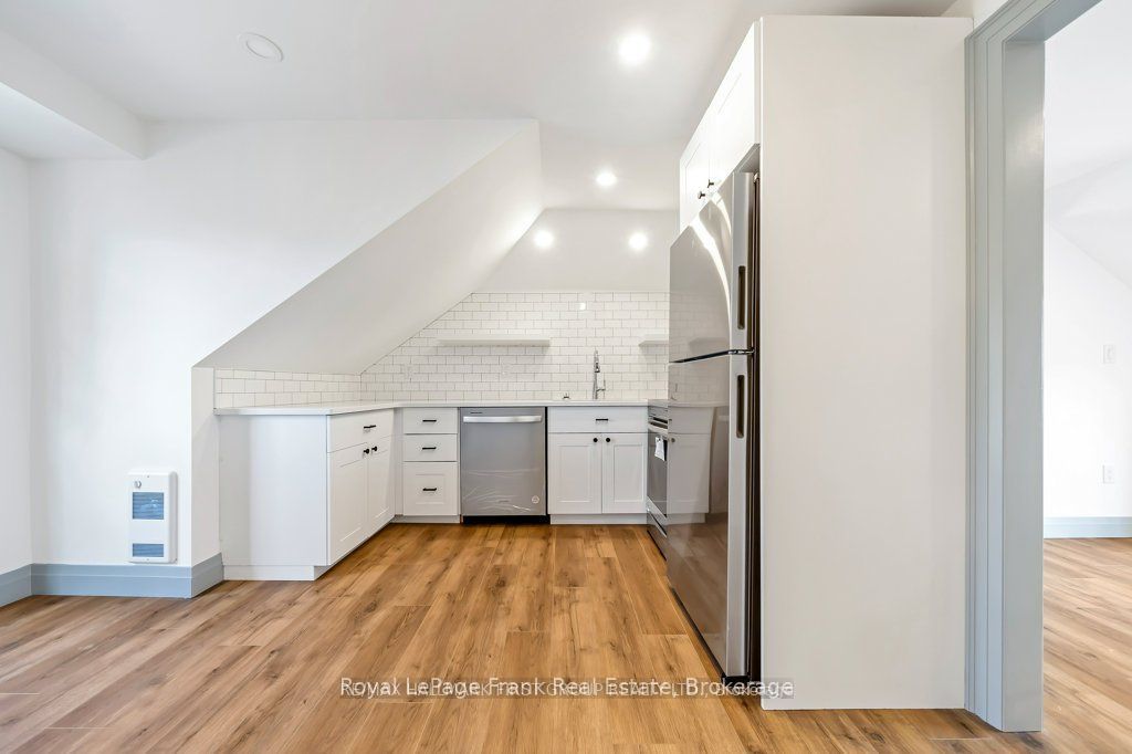 Additional image 6 of 3rd Flr-622 Simcoe Street N, Oshawa, ON, L1G 4V4