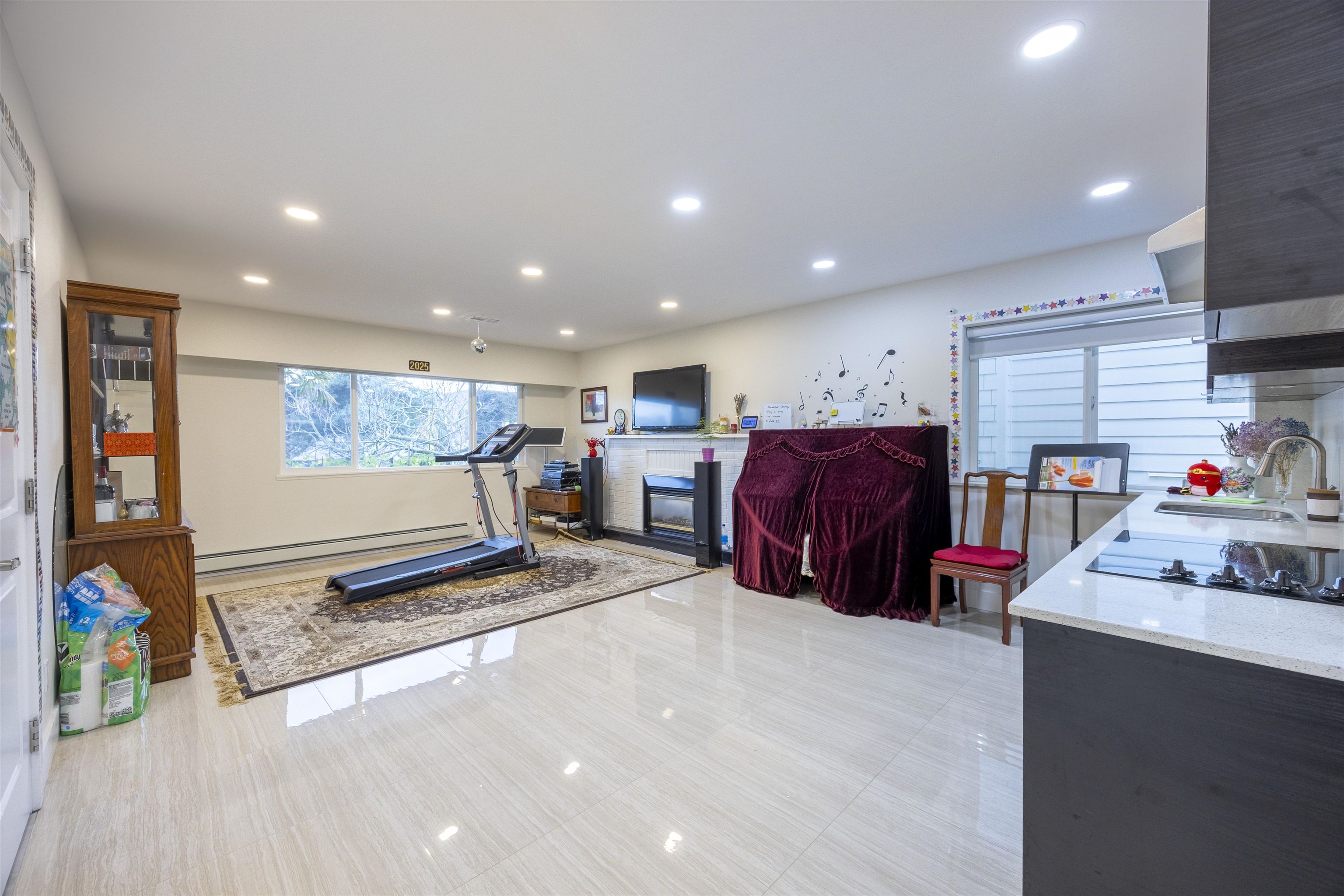 Additional image 4 of 3881 Napier Street, Burnaby, BC, V5C 3E6