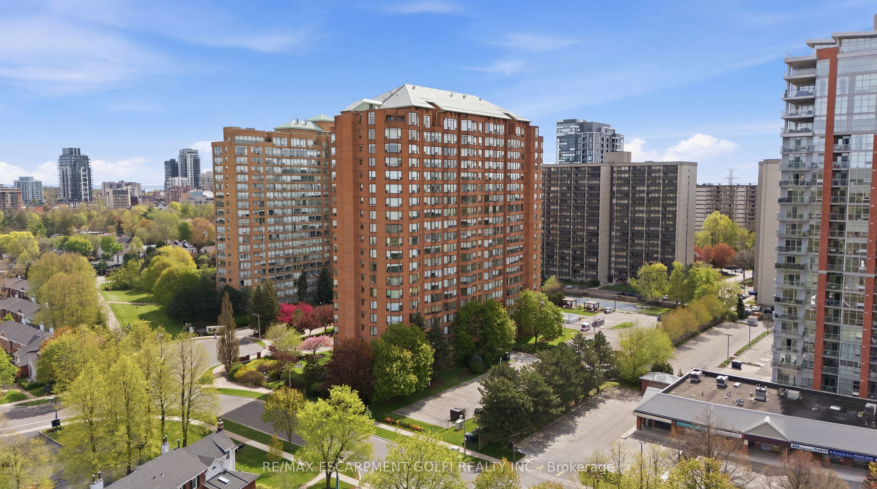 208-1270 Maple Crossing Boulevard, Burlington, ON, L7S 2J3