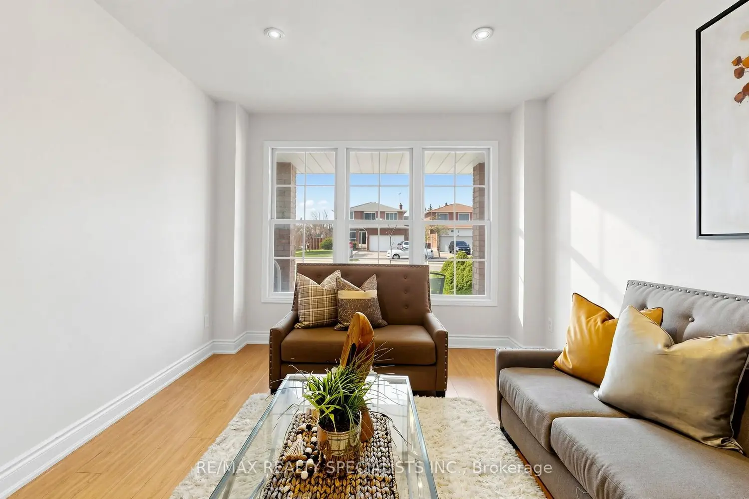 Additional image 9 of 59 Sunforest Drive