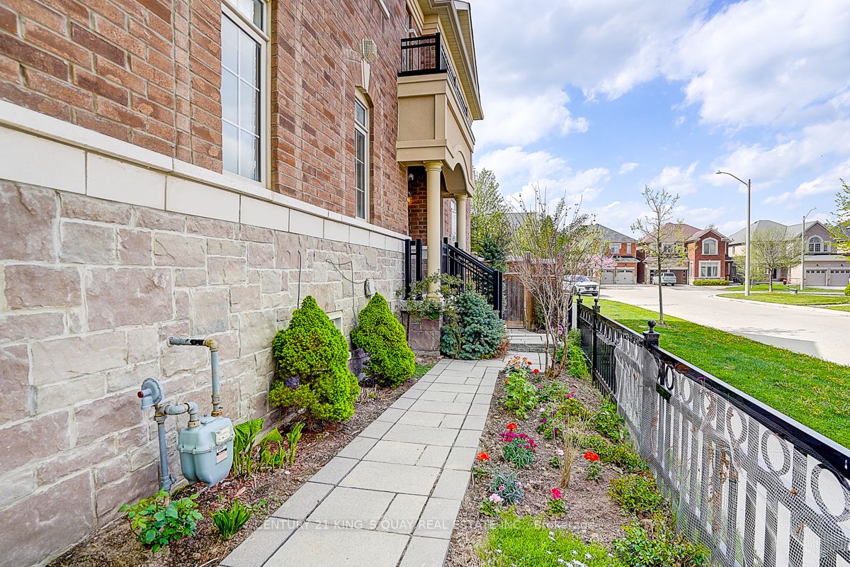 Additional image 3 of 6 Ruffle Lane, Richmond Hill, ON, L4E 0W3