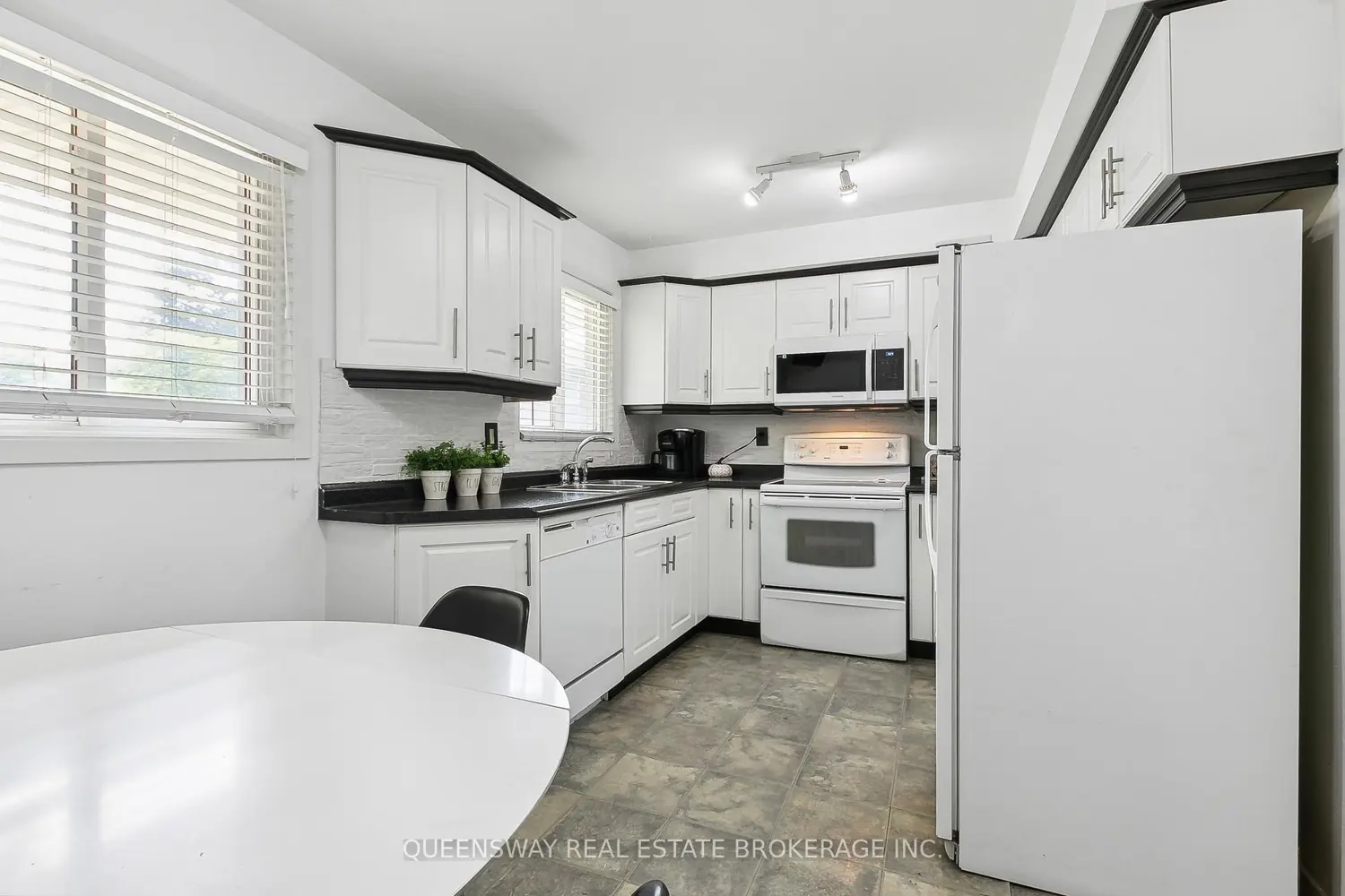 Additional image 10 of 6520 Corfu Road 1