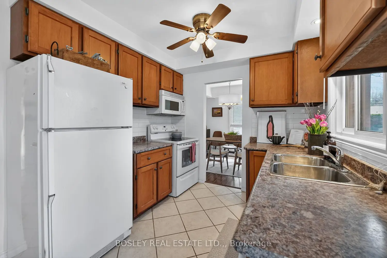 561 King Street photo 3