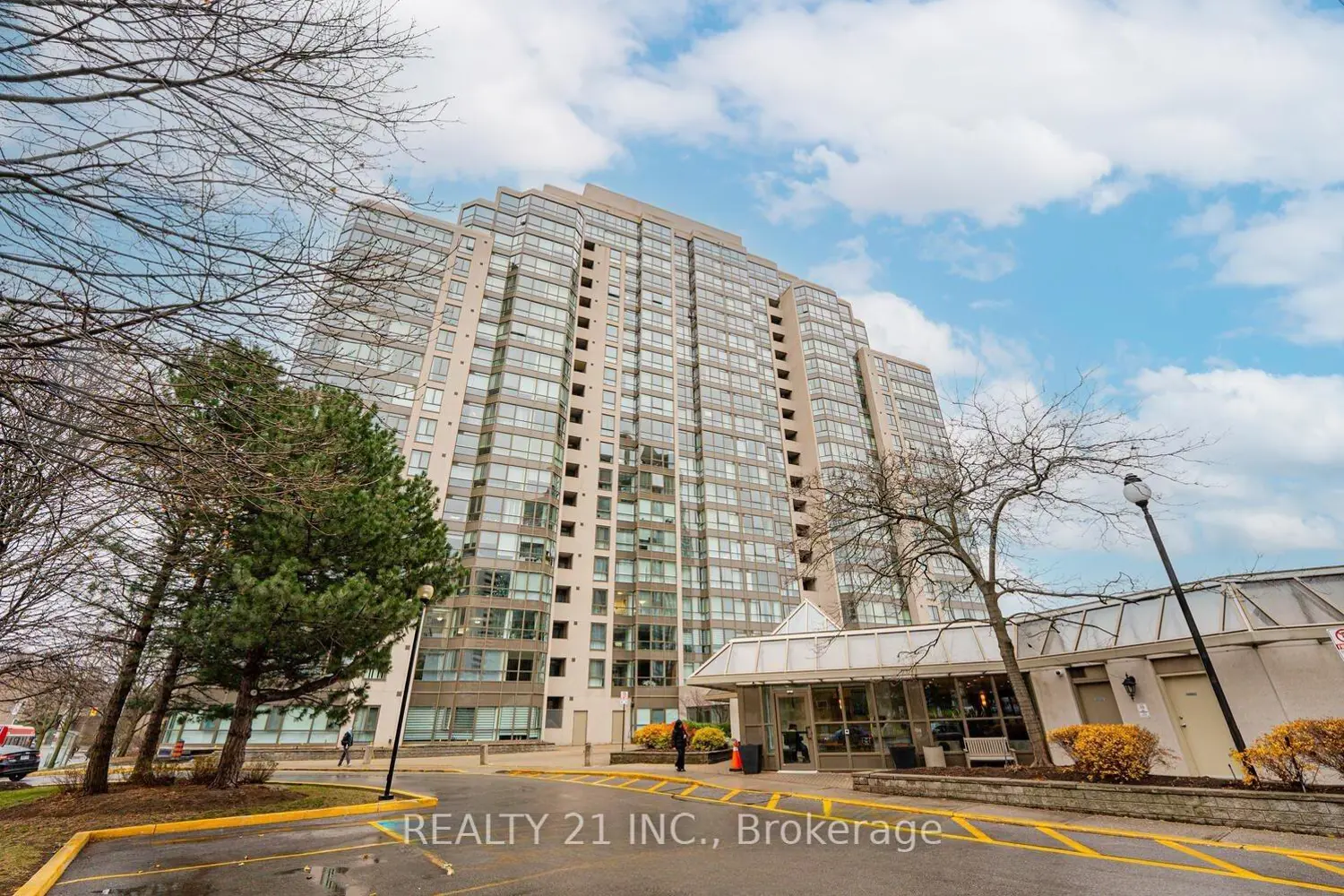 3233 Eglinton Avenue 1107