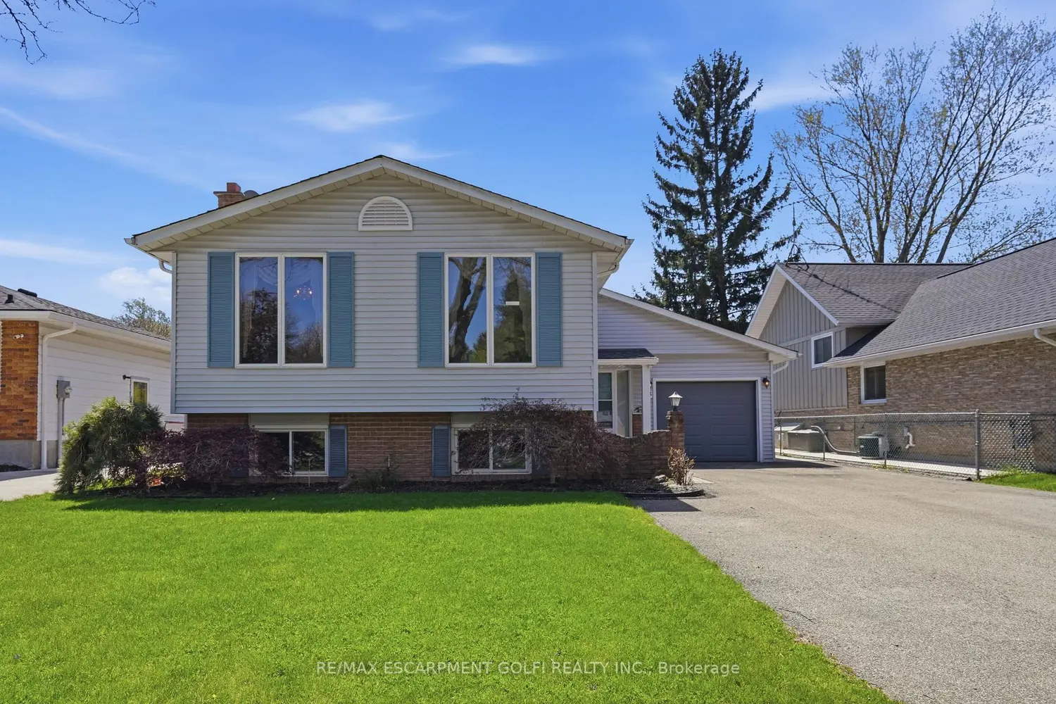 13 Fallingbrook Drive