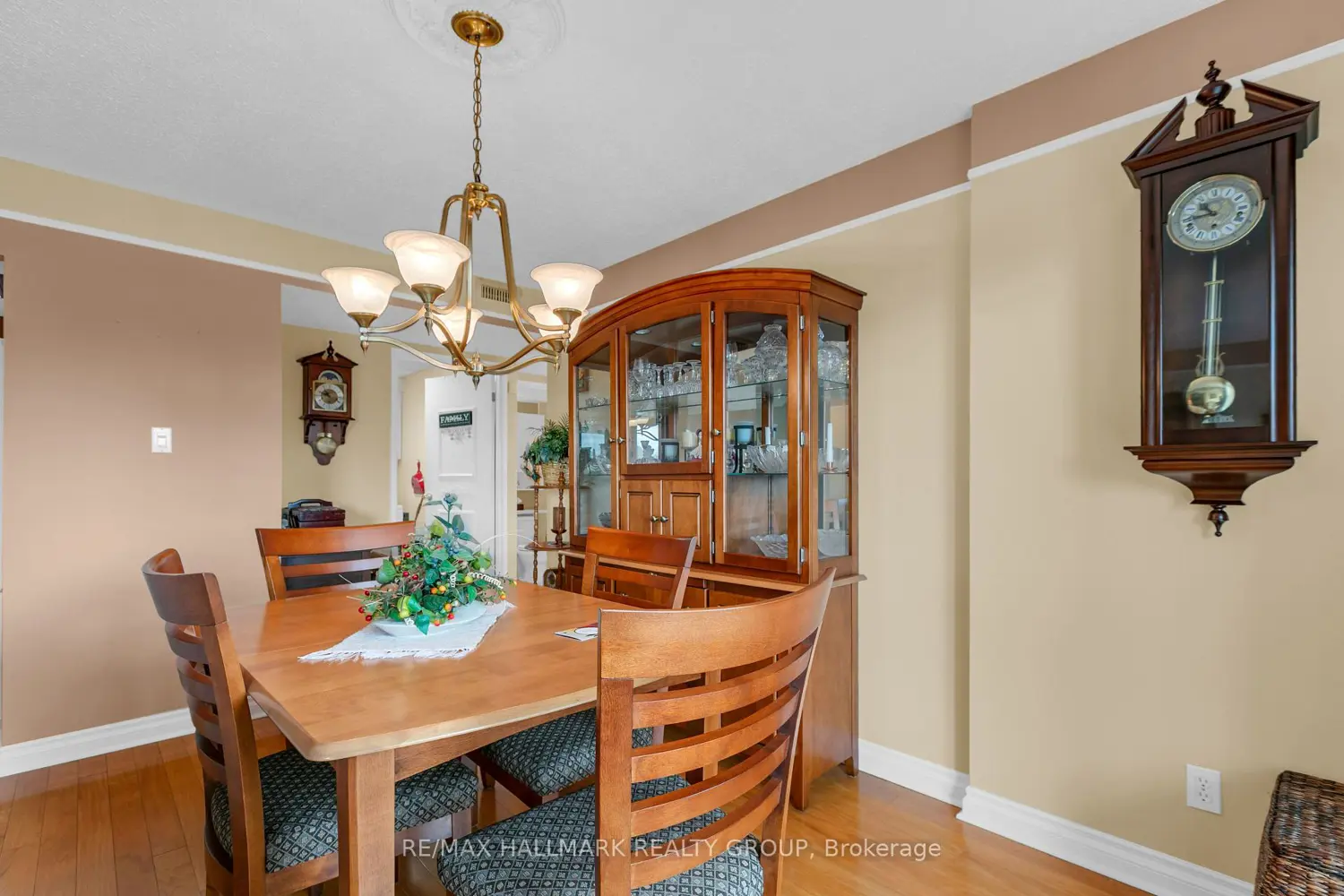Additional image 2 of 200 Lafontaine Avenue 401