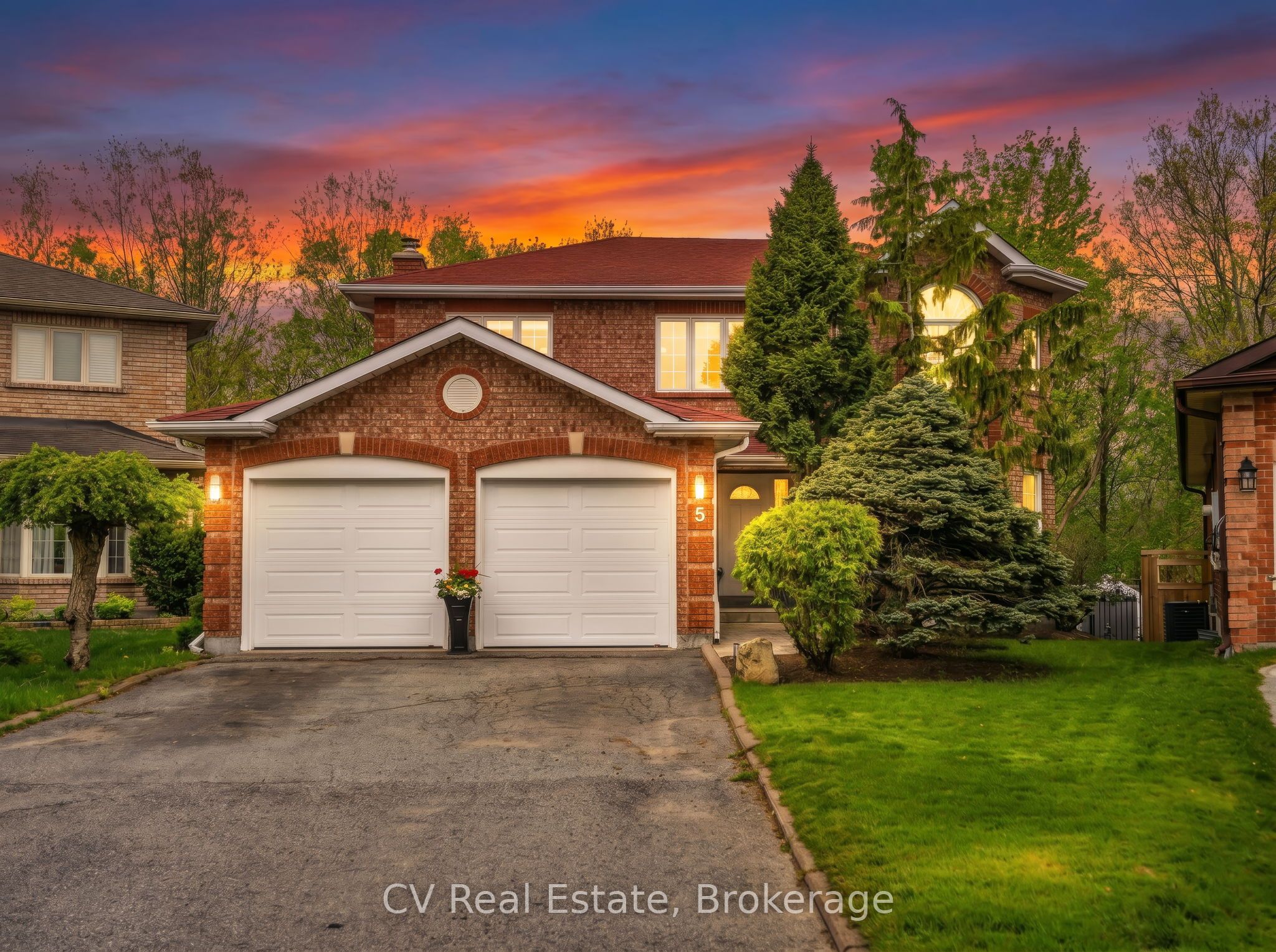 5 Mccutcheon Court, Barrie, ON, L4N 7C6
