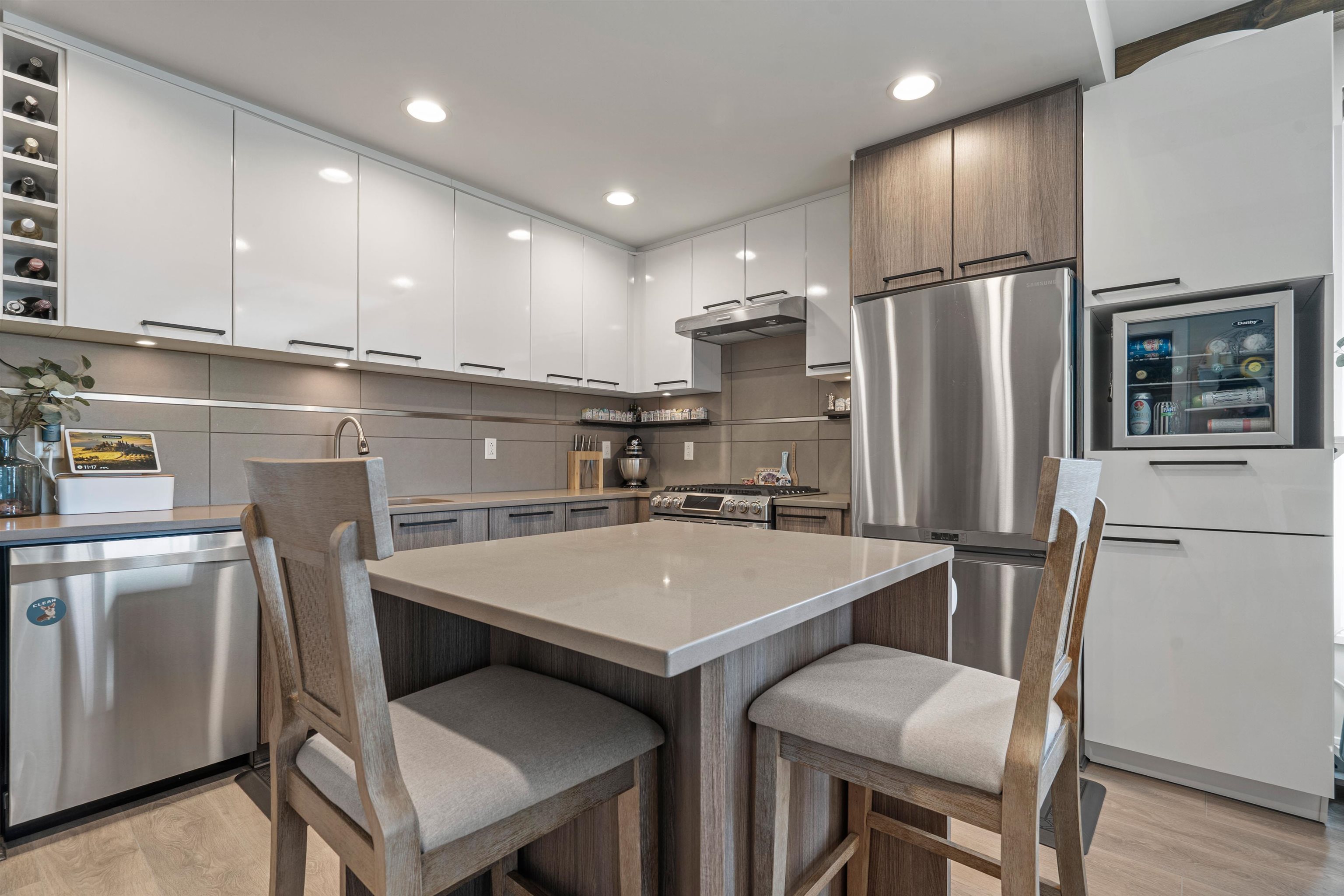 Additional image 3 of 405-9350 University High Street, Burnaby, BC, V5A 0B6