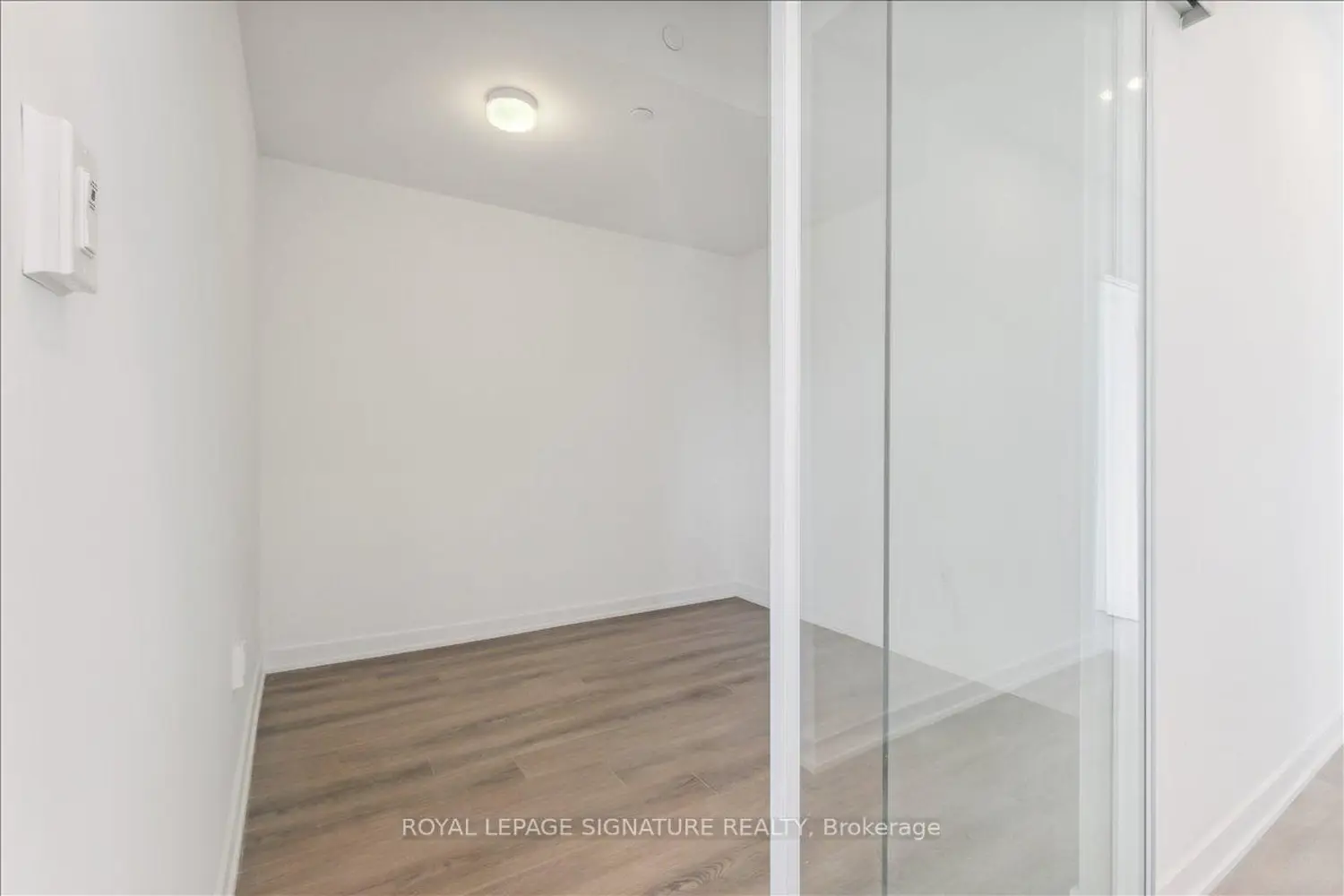 Additional image 18 of 2433 Dufferin Street 701
