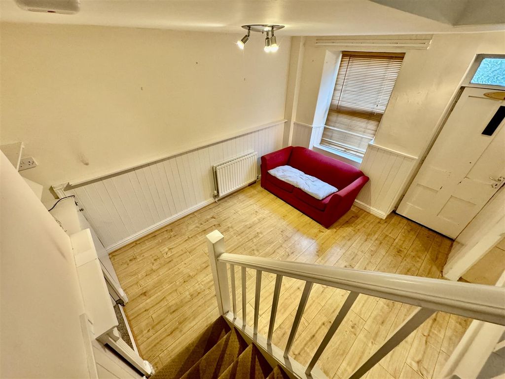 Additional image 9 of 3 bed semi-detached house to rentNorth Street, Pwllheli LL53